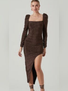 Astr Vanozza metallic Brown Square Neck High-Low Midi Dress